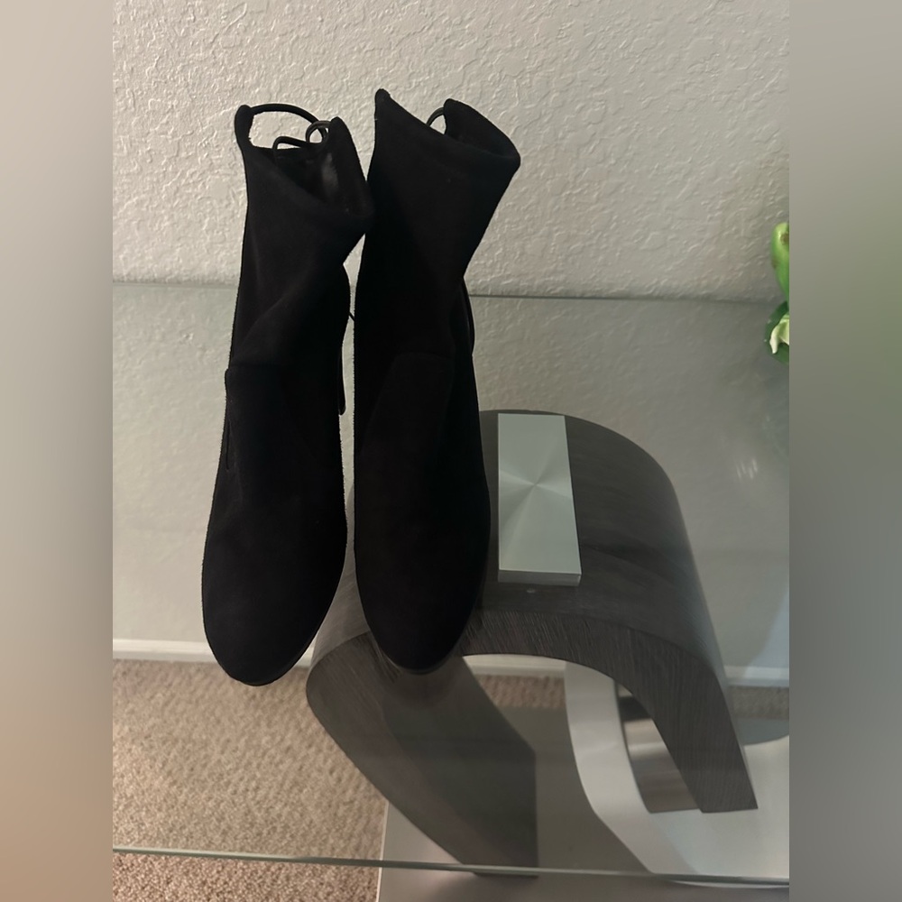 Black Women's Suede Ankle Boots - Stylish Everyday Booties